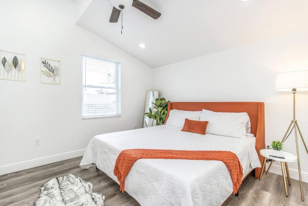 2Br Spacious House In Heart Of West Tampa Exterior photo