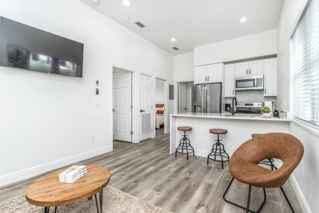 2Br Spacious House In Heart Of West Tampa Exterior photo